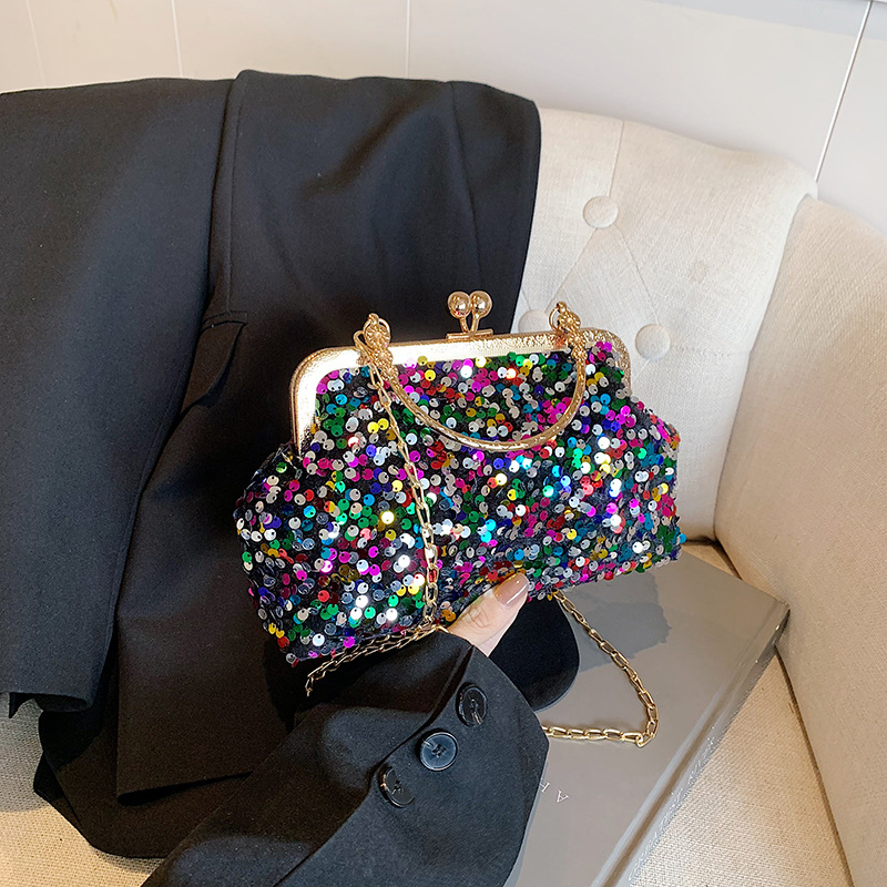Bolsos de conchas de sequillas 2024 invierno nuevo estilo de moda brillante bolso de mano de celebridad estilo extranjero elegante mochila de hombro