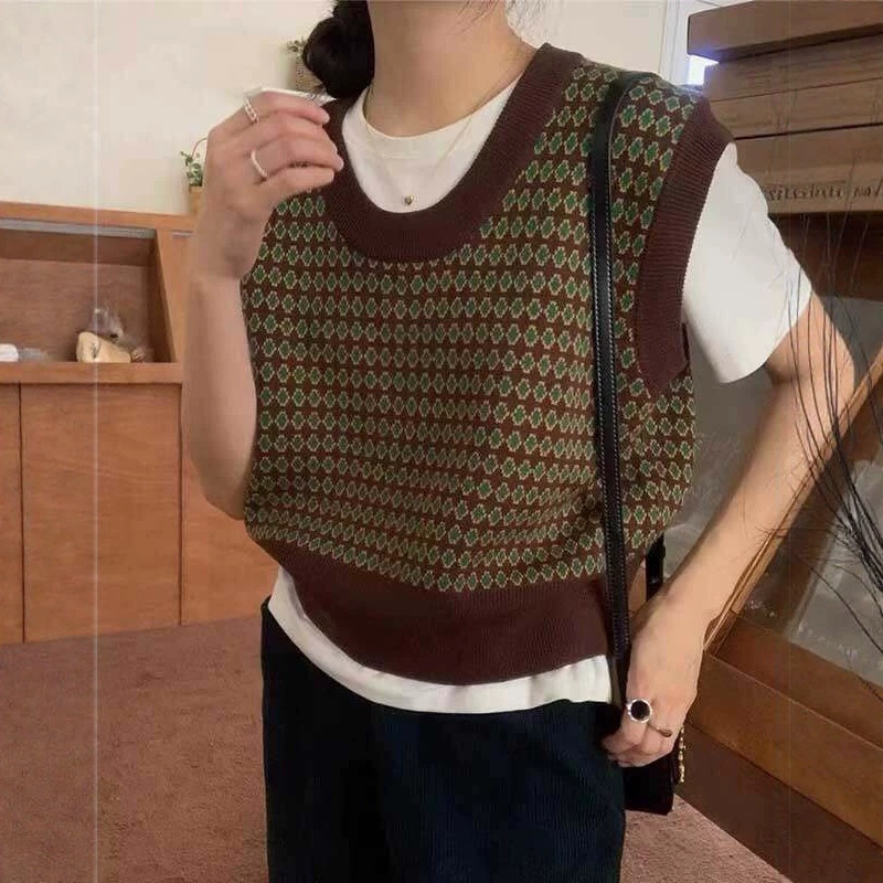 Retro Diamond-Shaped Plaid Knitted Vest for Women 2026 Autum New Style Sleeveless Sweater Vest Women's Waistcoat Fashion Top