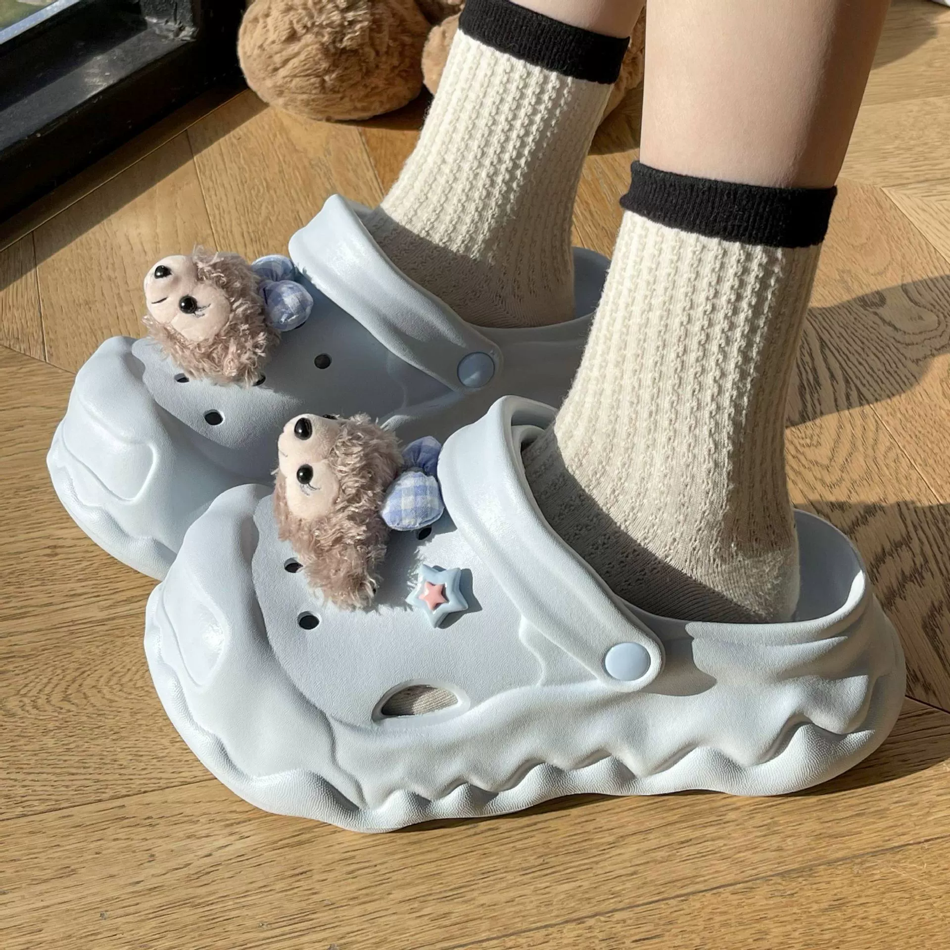 2025 Летние пещерные туфли милый мультфильм Ширли Мэй дома