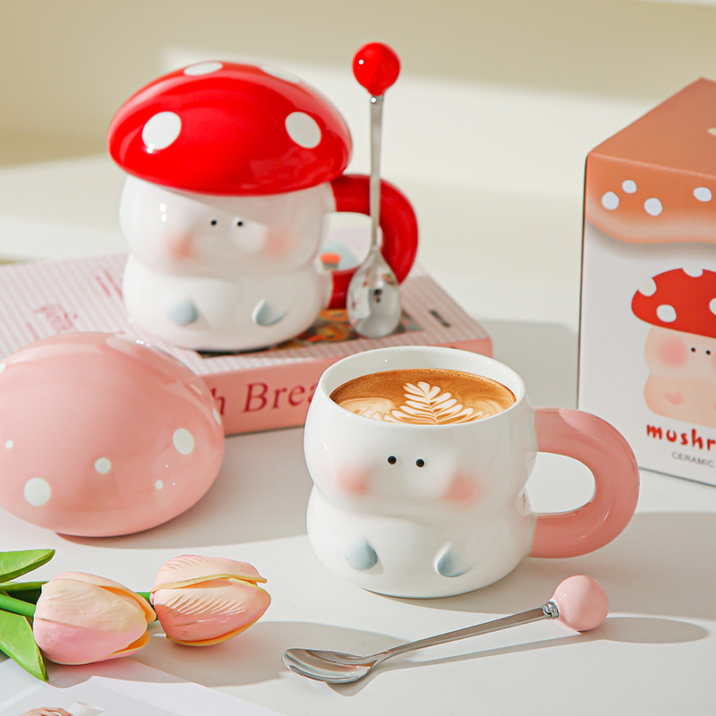 Corazón de una niña encantadora taza de cerámica de hongos con tapa de mano con regalo de alto valor creativo de cerámica taza de café