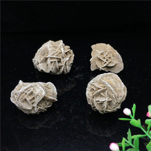 Natural desert rose mineral raw stone crystal strange stone teaching specimen home decoration energy stone ornaments wholesale