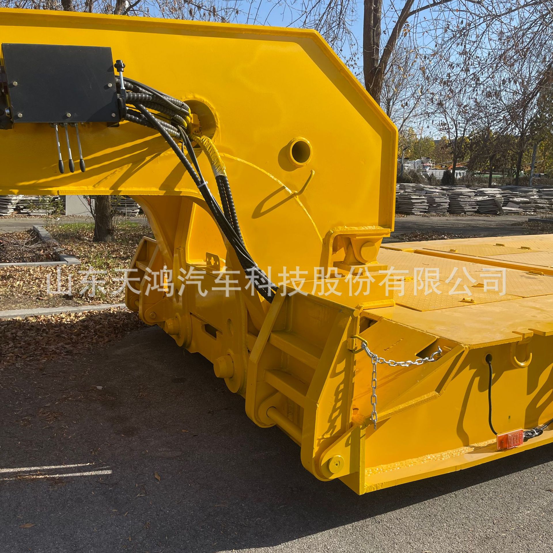 Manufacturer Sells Export Split Goose Head 5-Line 10-Axis Heavy-Duty Low-Bed Semi-Trailer Trailer Engineering Machinery Transportation