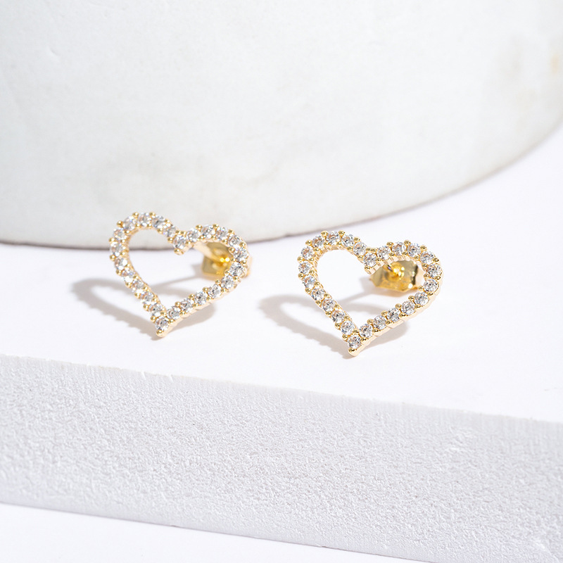 Copper Material 1 Pair Elegant Simple Style Heart Shape Copper Zircon Ear Studs