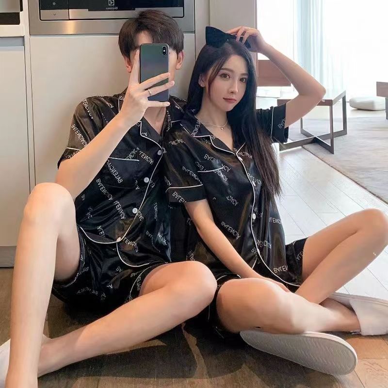 2025 verano pareja pijama mujer seda de hielo de manga corta de verano de seda de dos piezas para hombres fabricantes de ropa para el hogar