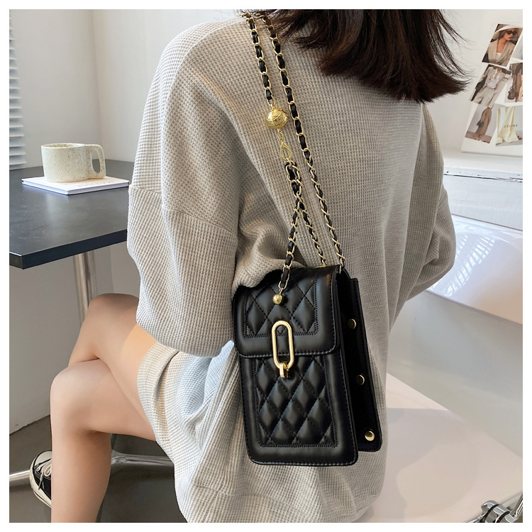 Fashion Rhombus Chain Shoulder Messenger Bag Wholesale display picture 8