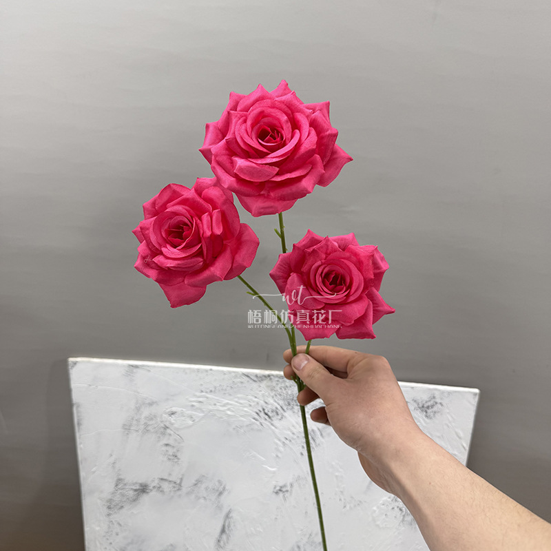 3-head curled diamond rose—rose red