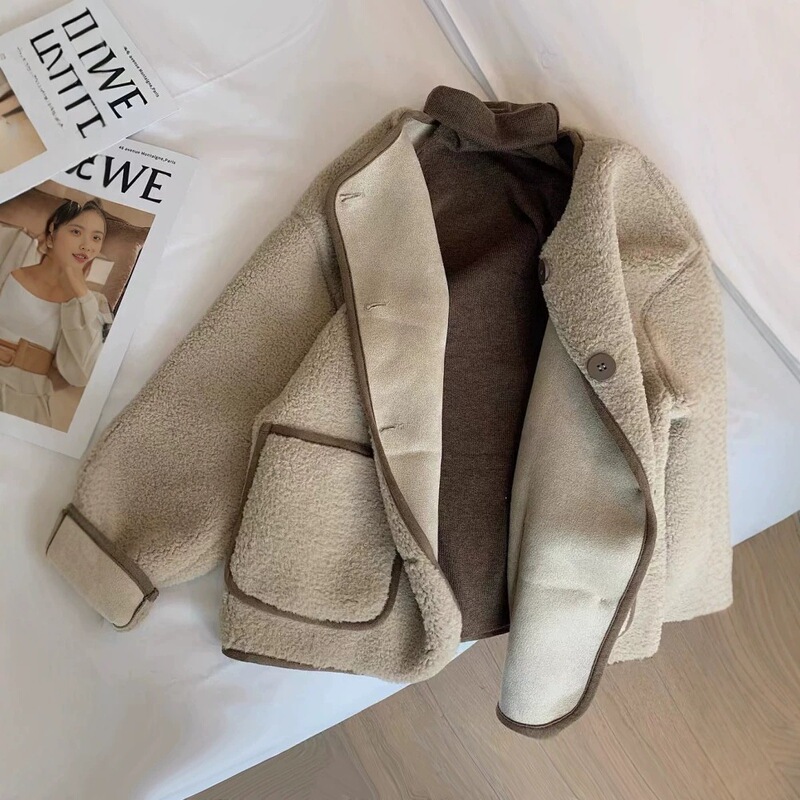 Elegant and cozy lamb wool coat for women, thickened for autumn and winter, soft and cozy, in a laid-back style, lamb wool top, winter outerwear Elegant and cozy lamb wool coat for women, thickened for autumn and winter, soft and cozy, in a laid-back style, lamb wool top, winter outerwear