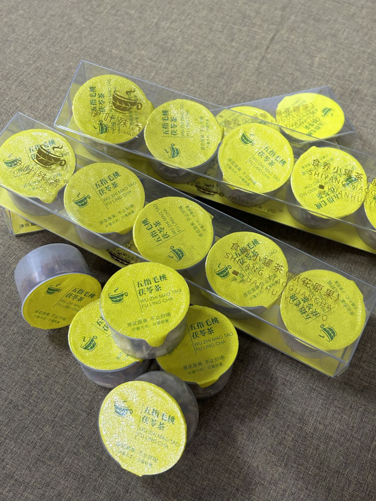 Xiao Guan Cha Herbal Wellness Tea Blend with Ginseng Longan Red Date Goji Chrysanthemum American Ginseng and Lingzhi 50g Cold Brew Sugar Free in use