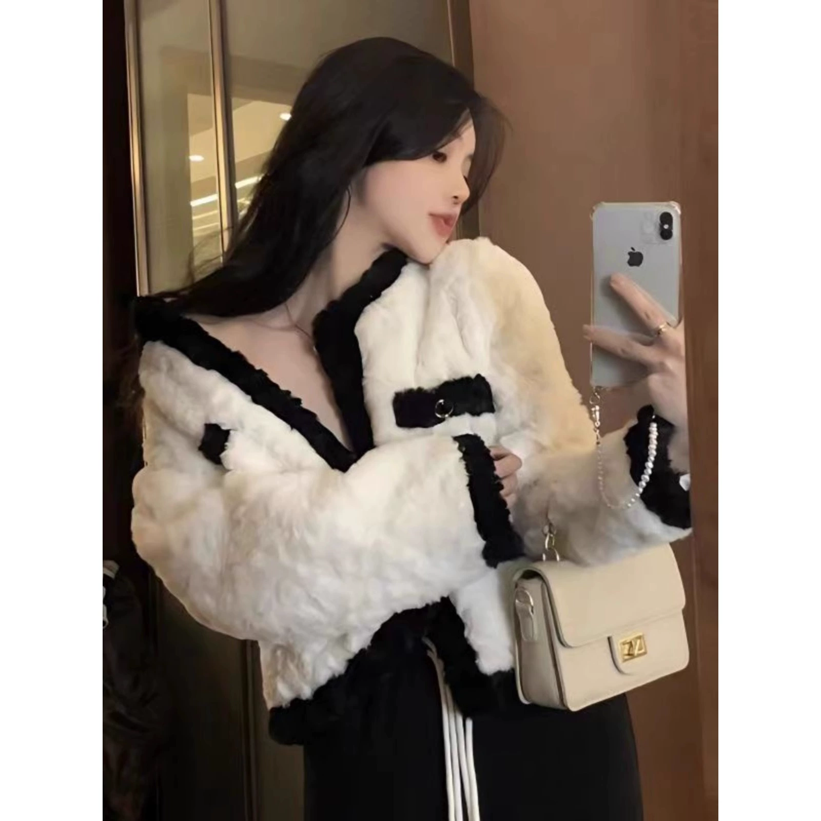 Черное бархатное осеннее полупризрение сексуальная куртка в стиле Chanel