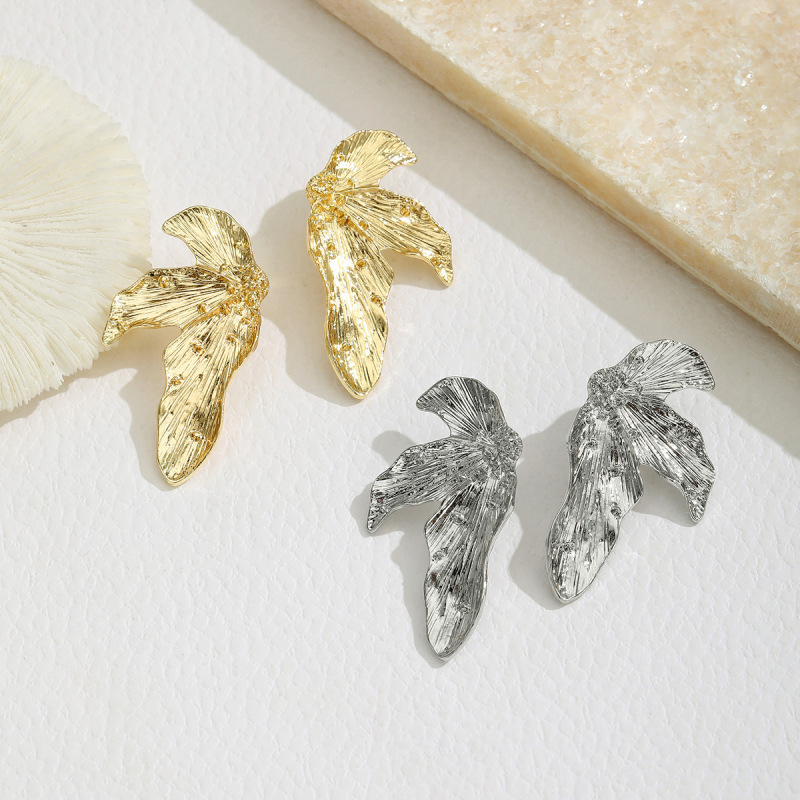 欧米の冷たい風のシンプルな大気のイヤリングの女性の復古的な木の葉の設計のearringsのクロスボーダーのアクセサリのファッションのピアス|undefined