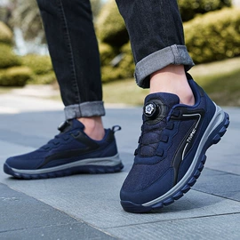 足球鞋;羽毛球鞋;登山鞋