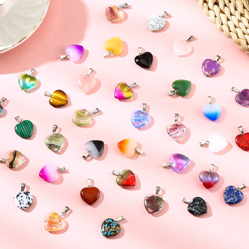 1 Piece Quantity natural stone, Crystal Material 1 Piece 20mm Natural Stone Crystal Heart Shape Pendant