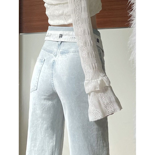 Light-colored flared straight-leg high-waisted denim pants for petite women—spring/summer washed-style, loose-fitting, and versatile wide-leg trendy trousers