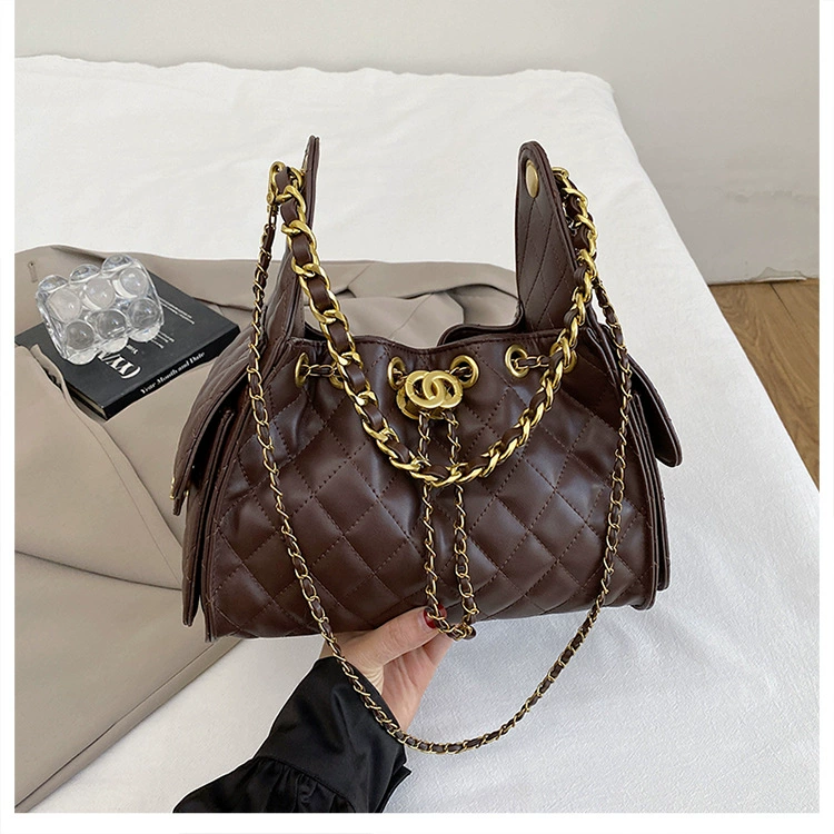 One-shoulder bag, quilted diamond pattern, chain strap, 26×14×20 cm