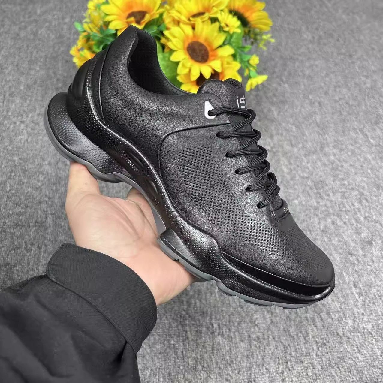 2025 New Sports Shoes Business Ultra-Light Walking New Chinese Style Commemorative Edition Classic Black Leather Shoes Heightening Versatile Men