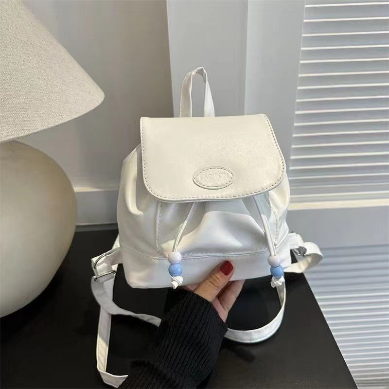 하얀색