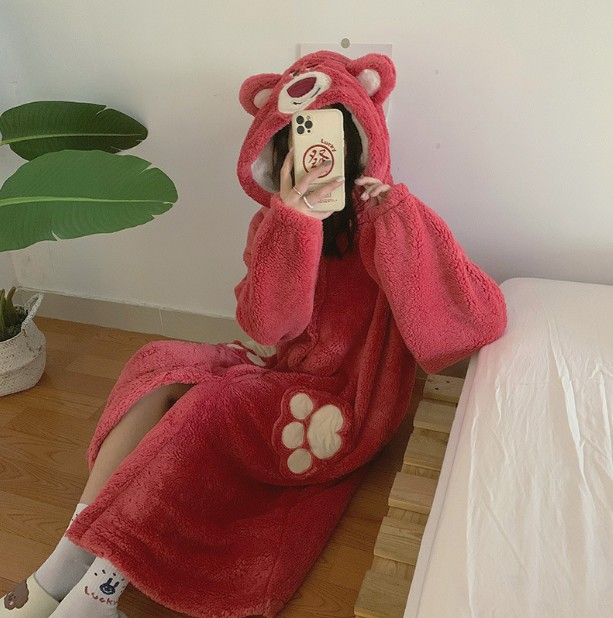 Venta al por mayor Elizabeth albornoz pijamas de una pieza para hombres y mujeres pareja panda lindo vestido de casa de dibujos animados camisón de franela