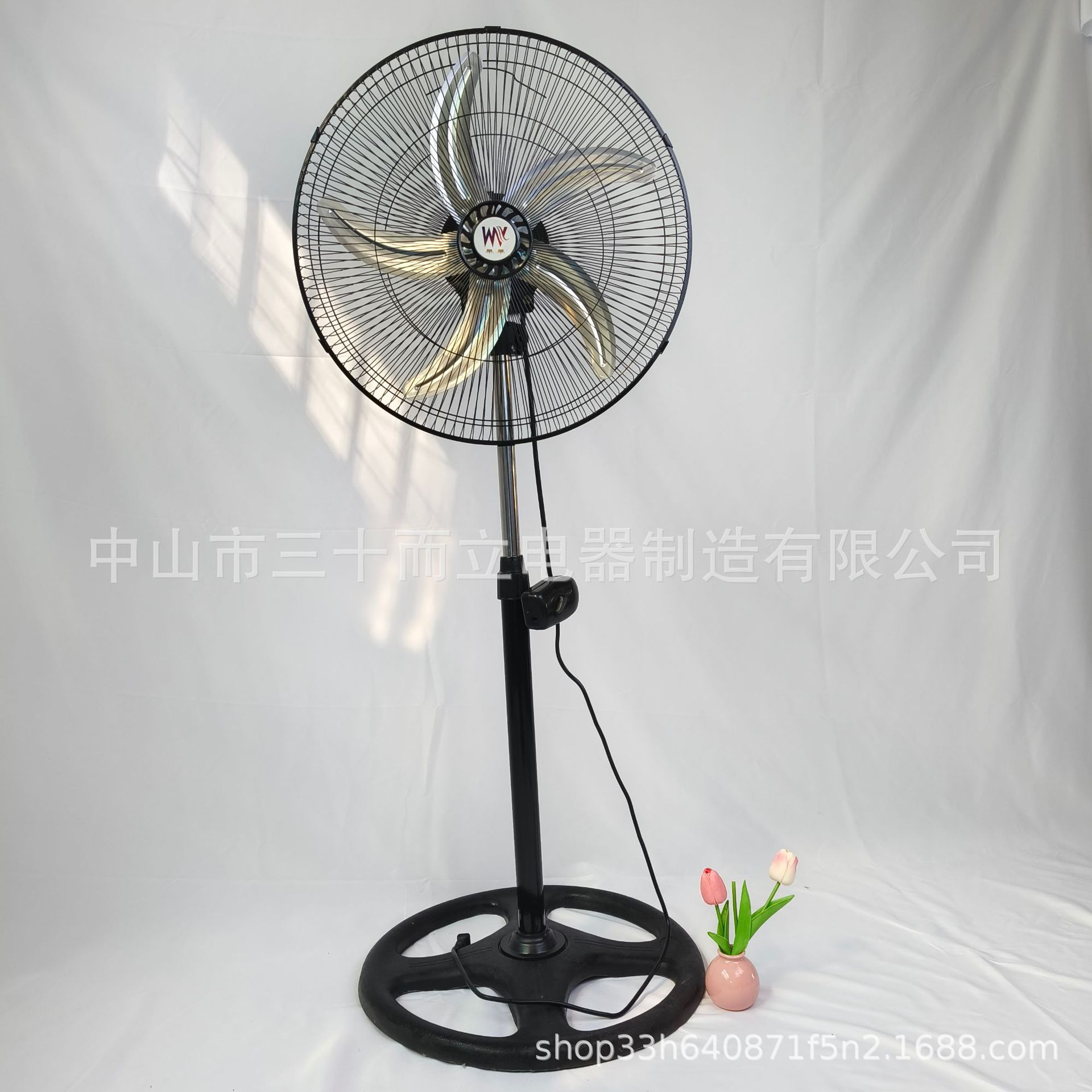 Exportaciones transfronterizas de ventiladores eléctricos Ventilador de piso de alta potencia tres en uno de 18 pulgadas Mina de hierro Hoja de aluminio Fabricante de ventilador de sacudida vertical