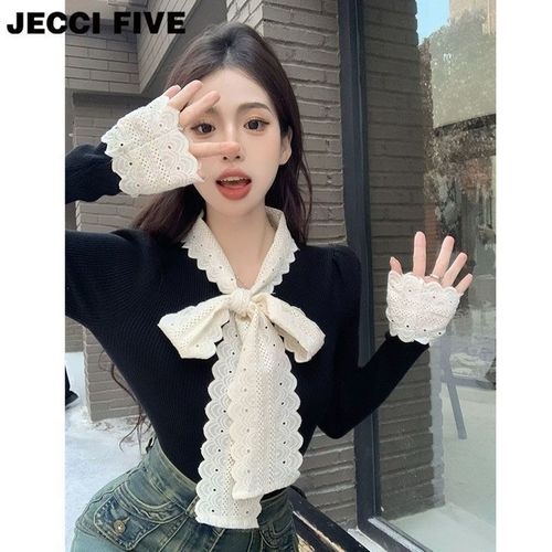 French-inspired ribbed design: A chic, figure-flattering, and subtly slimming autumn/winter base top with delicate lace trim—perfect for a sweet and sophisticated touch.