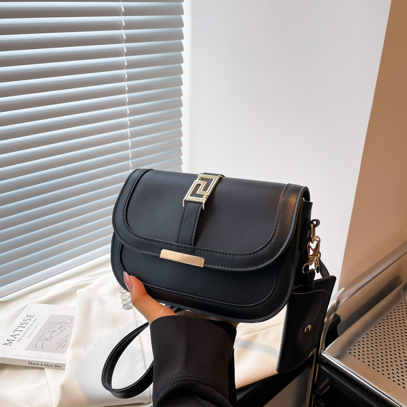 Women's Bags 2025 New Summer Versatile Shoulder Crossbody Bag Niche Design Women's Saddle Bag Women's Bags 2025 New Summer Versatile Shoulder Crossbody Bag Niche Design Women's Saddle Bag