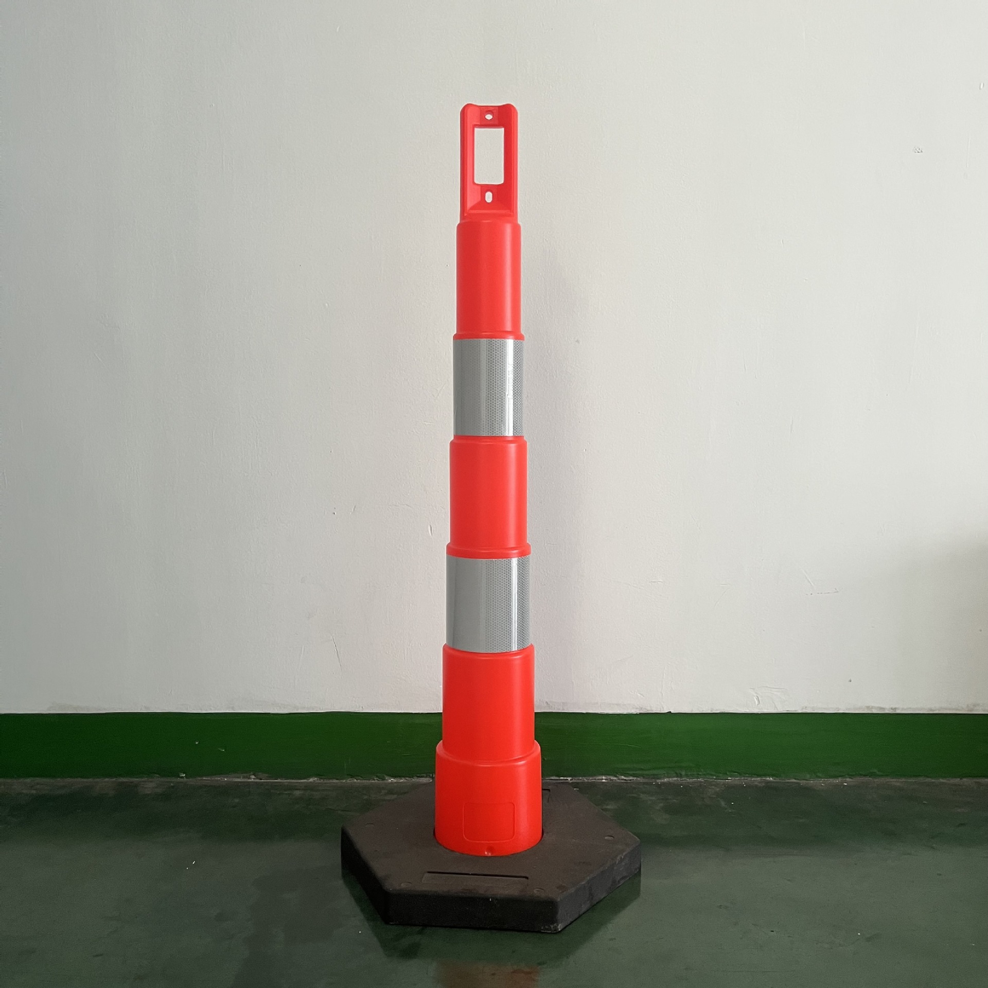 Fábrica de suministro de la fuente 123CM alta marca de cruce de caucho y plástico marca de cruce de caucho estándar de advertencia de columna de carretera limitador image 3