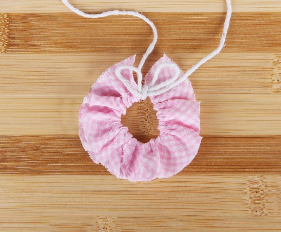 Retro ruffle collar (pink plaid)