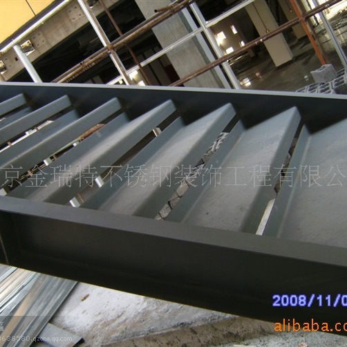 工程不锈钢工程护坡斜道斜拉扶手平台厂家批发