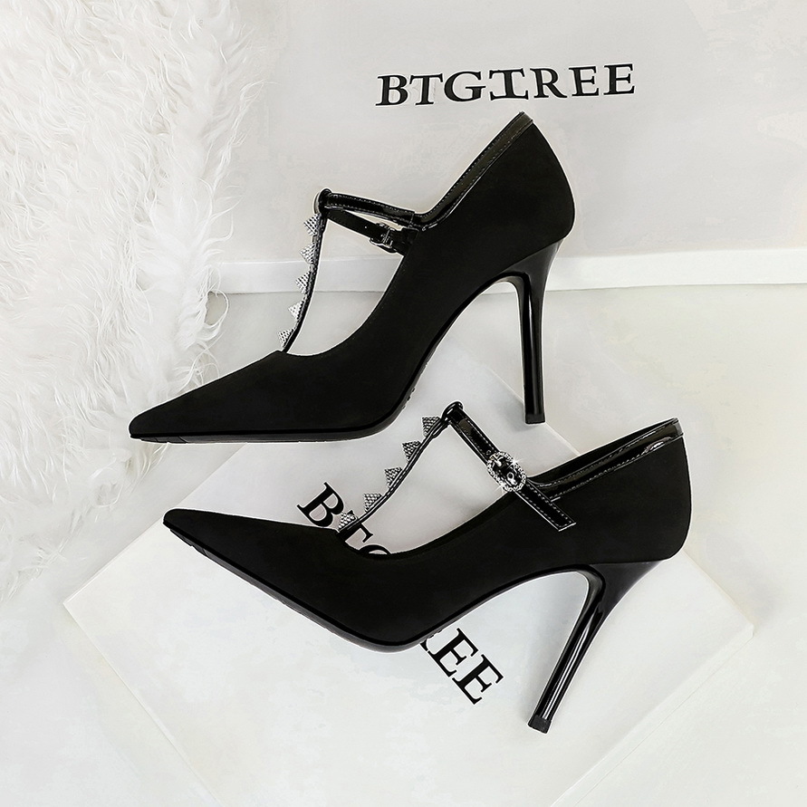 1826 European And American Style Banquet Fashion Silver Rivet T-Strap Shallow Mouth Stiletto Sexy Women Shoes Ultra High_vogvips.com