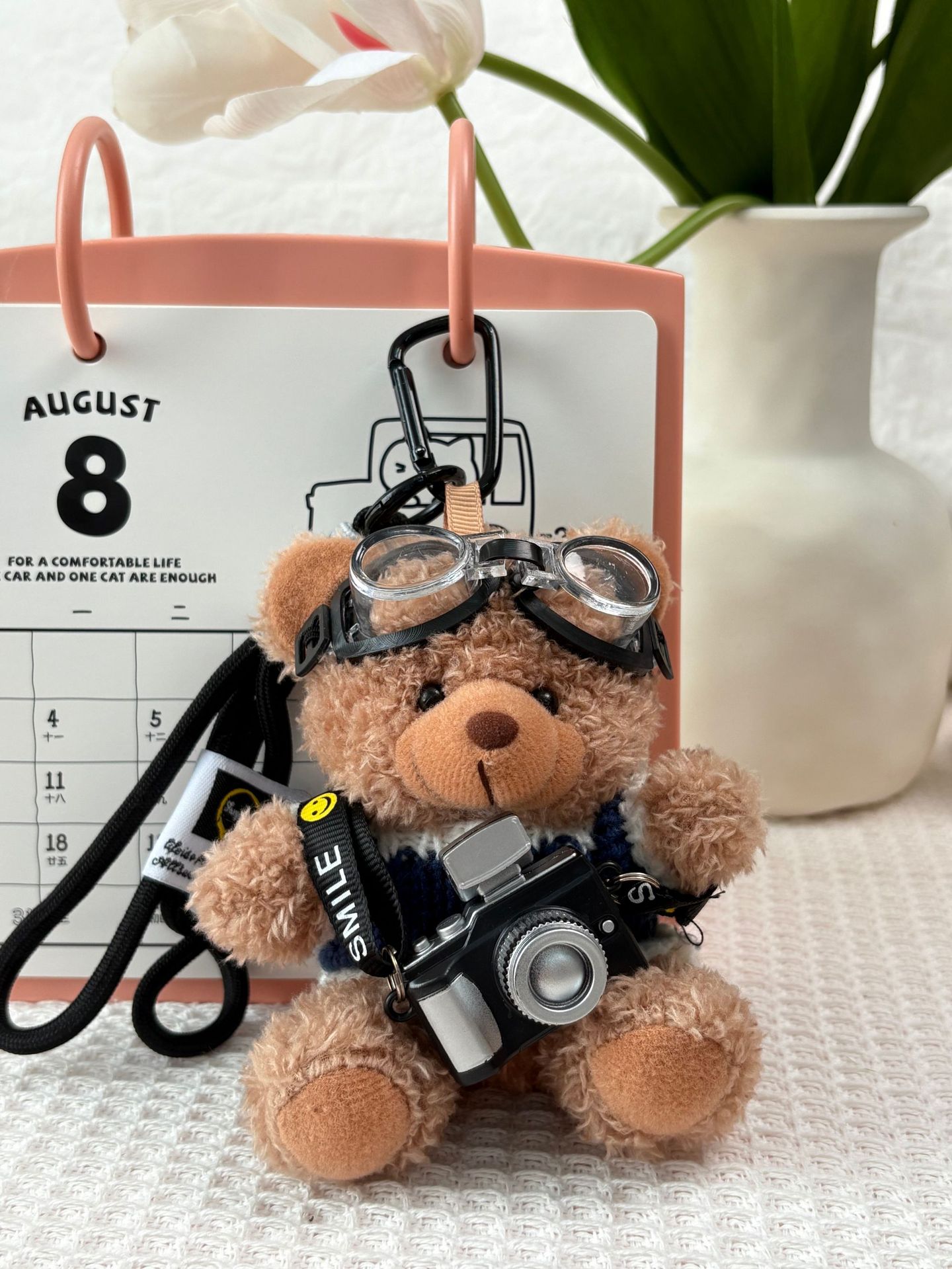 사파이어 블루 스웨터 + 카메라 안경 곰