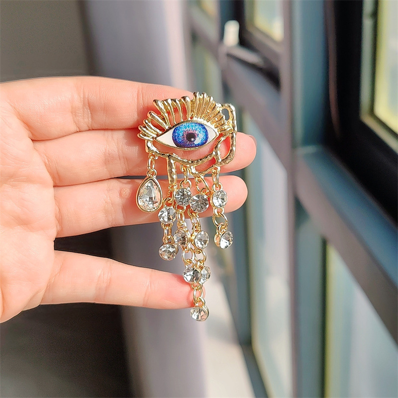 Unisex Gender Plating Design Elegant Retro Pin Devil's Eye Alloy Plating Zircon Unisex Brooches