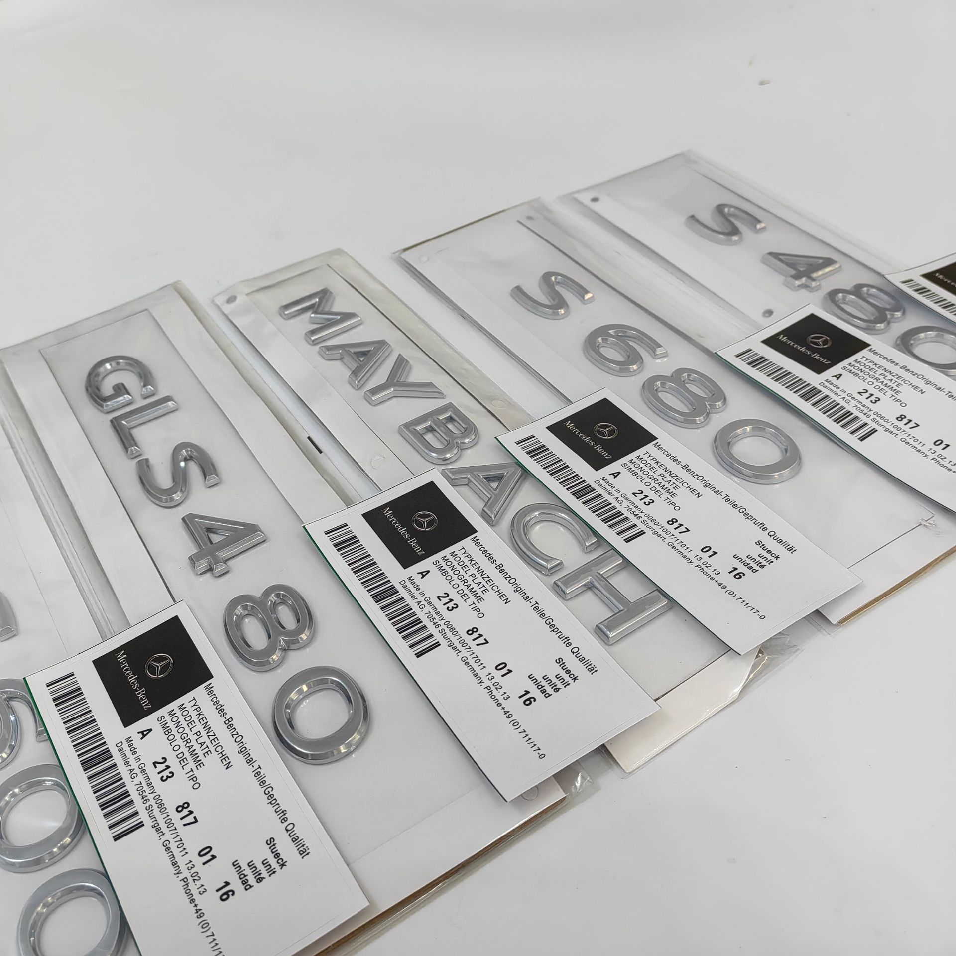 Mercedes-Benz car logo rear emblem sticker E/C-Class E300L/GLC/GLE/AMG/260L number letter emblem in English