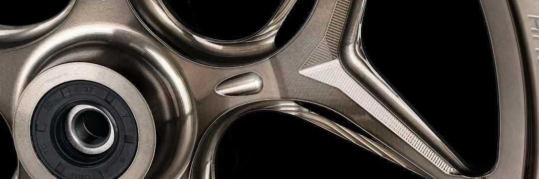Des XT95FX wheel rim is suitable for M Sea Star, Niu, and Ninebot MZM5. The front hub is thickened
