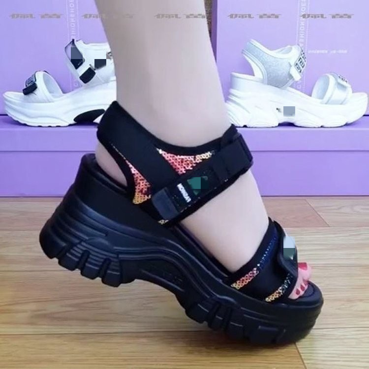Sandalias deportivas para mujeres 2026 nuevo verano graso de altura de tacones de velcro de moda zapatos de playa para mujeres