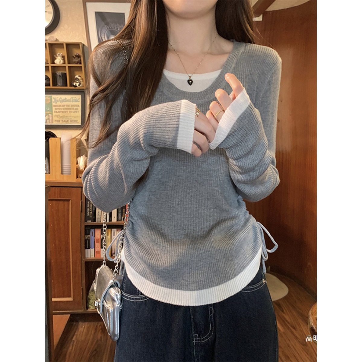 Korean style color-blocked drawstring faux two-piece U-neck knit top, long-sleeved, women's, early autumn 2026, inner layer, waist-cinching base layer top.