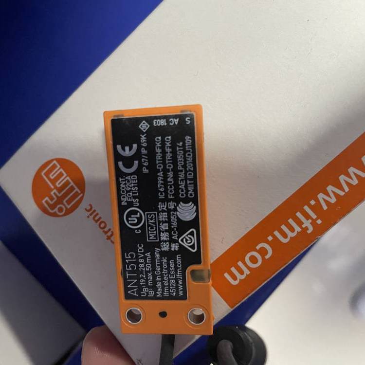 两线技术电感式接近开关 IG0012 监控器 IGA2008-ABOA 德国原装