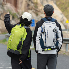 户外轻便登山包徒步爬山装备背包大容量休闲旅行双肩包旅游旅行包