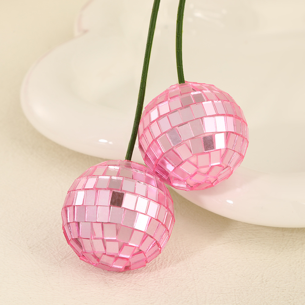 クロスボーダーのホットタイプのディスコボールのさくらんぼの装飾品は誕生日パーティーのパーティーに鏡のボールを飾って葉の道具を持ちます。
