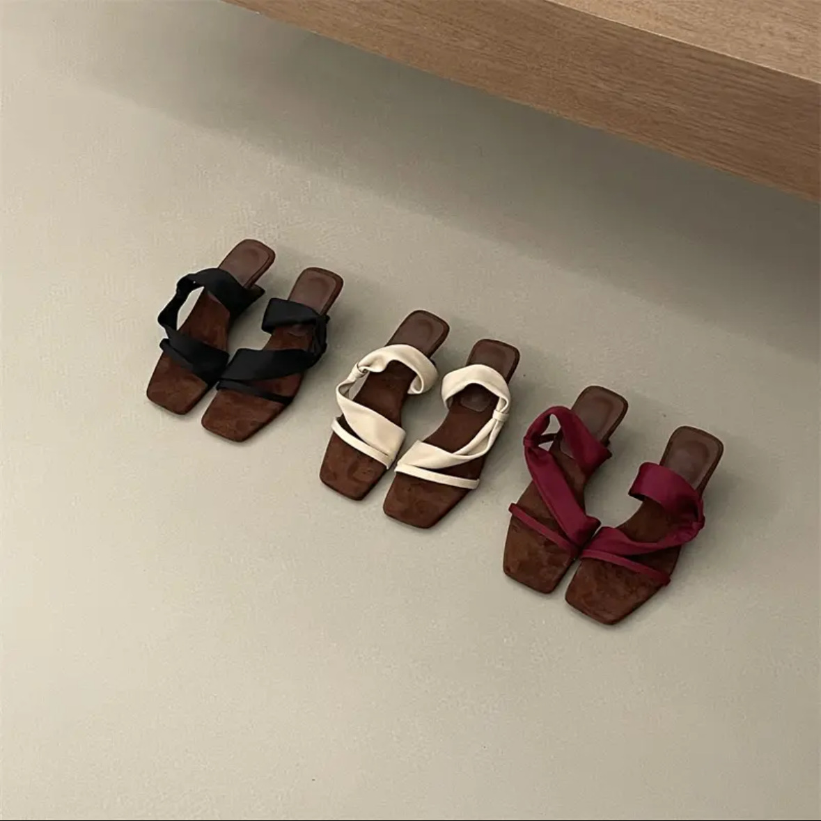 Fashionable universal small design retro sandals wedge heel square…