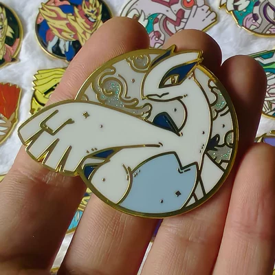 Yaxa sancaqları: Metal Backpack Enamel Pin - a11-lugia