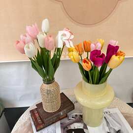 高级感保湿手感郁金香仿真花束领证拍照手捧花假花婚庆地排花装饰