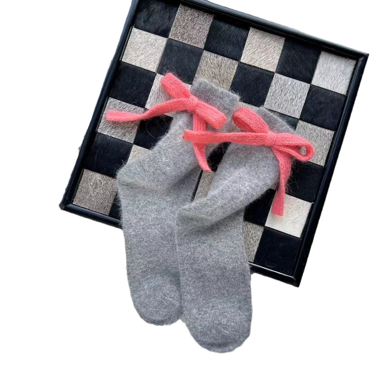 Woolen fuchsia socks with bow