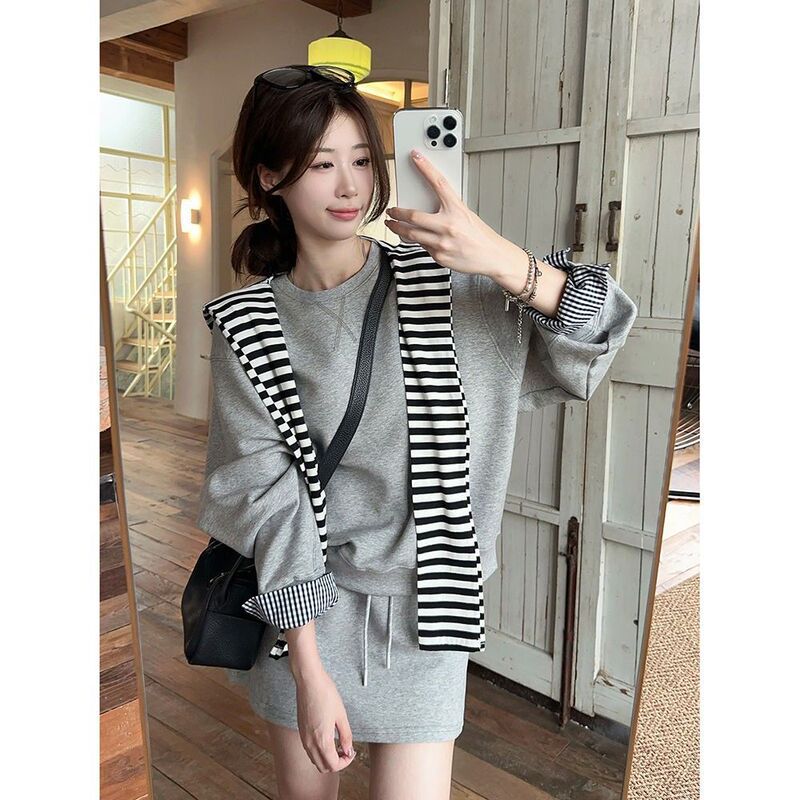Korean Preppy Style Casual Suit for Women, Early Autumn Loose Long-Sleeved Sweatshirt, Skirt, Shawl, Spring Three-Piece Set