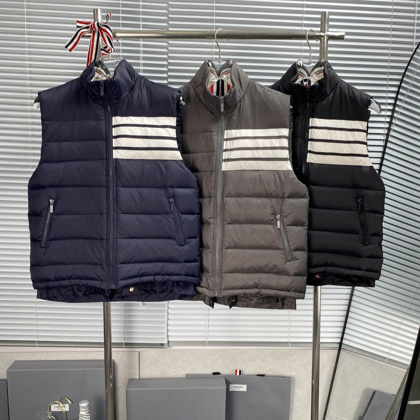 【Factory Direct Sales High-Quality Autumn/Winter Four-Stripe Striped Sleeveless Stand Collar Men's Down Jacket/Vest】
