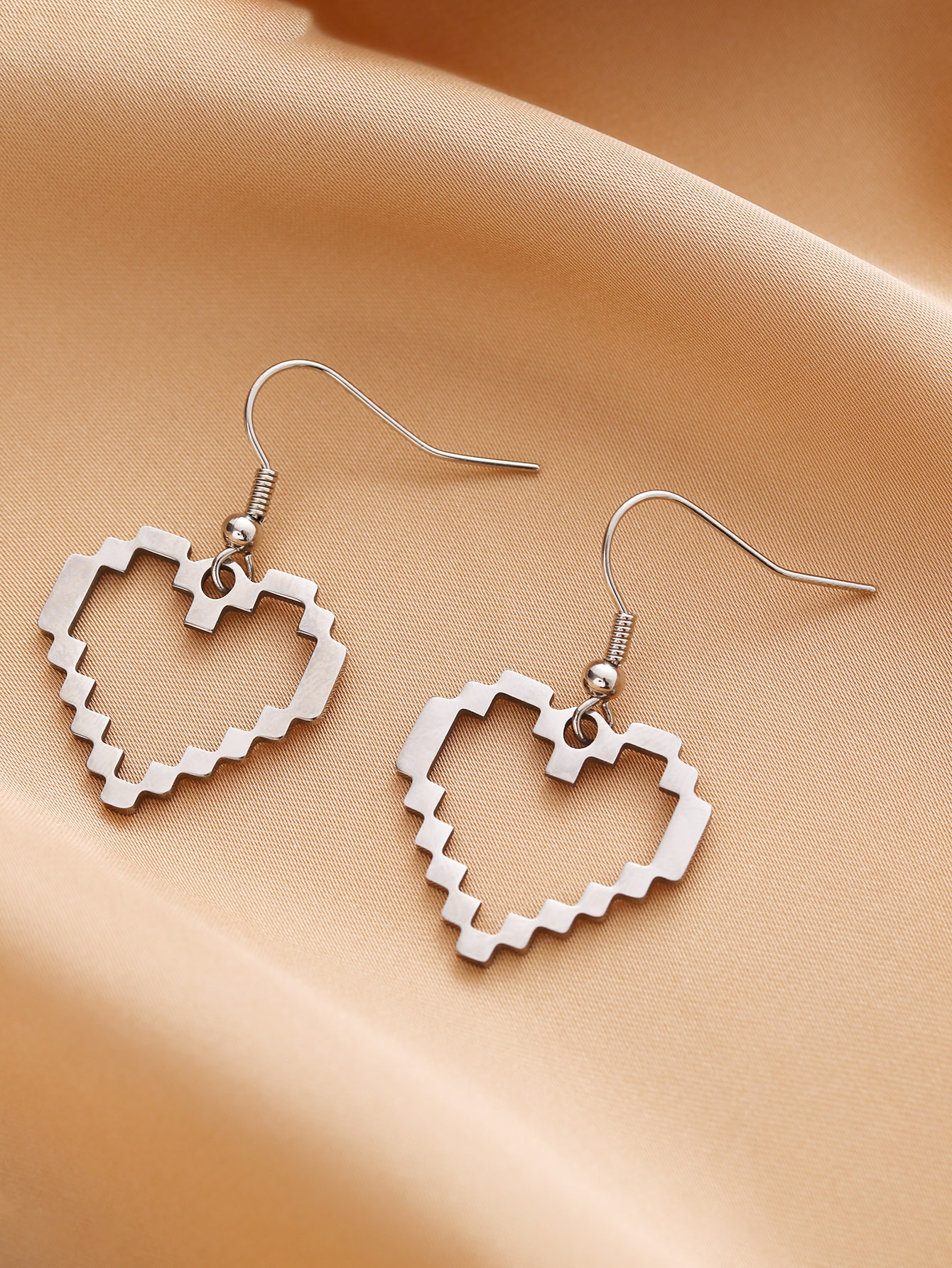 Cross-border best-selling heart-shaped earrings, pendants, diy handcrafted hollowed-out ear hooks, ear accessories in stock, stainless steel pic 3