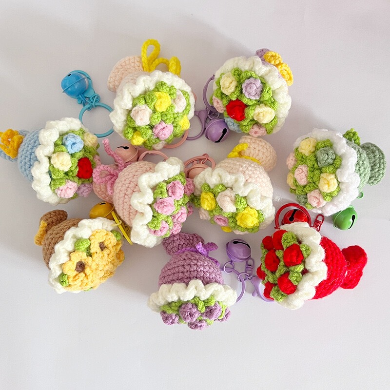 Handmade Mini Yarn Flower Bouquet, Knitted Rose Bouquet Gift, Keychain Bag Pendant, Pet Accessory Decoration, Crochet