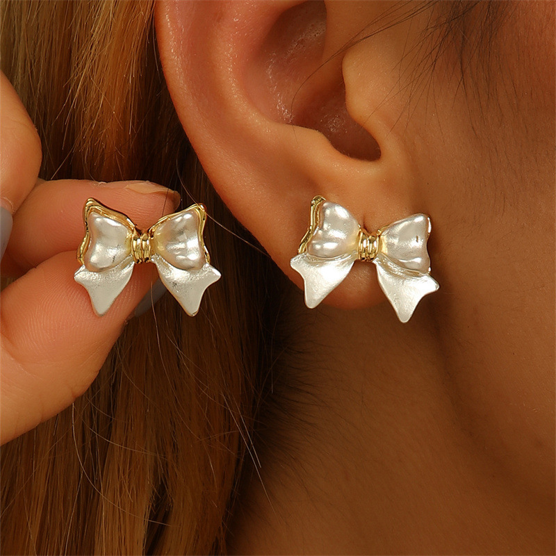 White cute elegant fresh earrings with bow