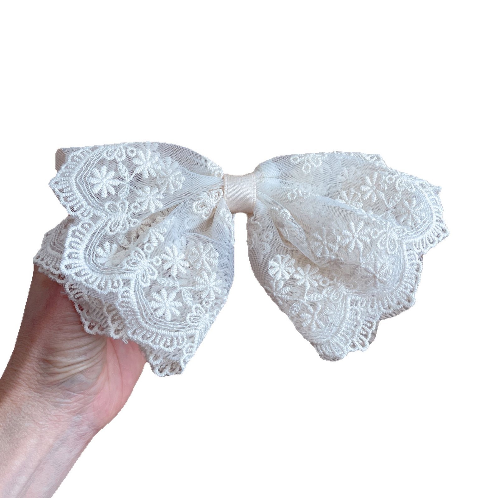 Scrunchie vintage in pizzo di cotone con ricami artistici_voghion.com