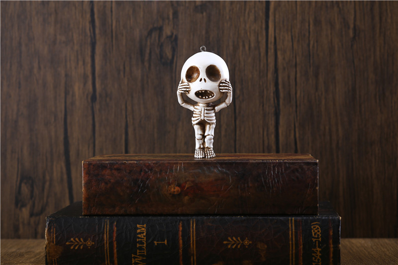 Skeleton Keychain Creative Funny Little Skull Doll Ornaments Cute and Funny Resin Keychain