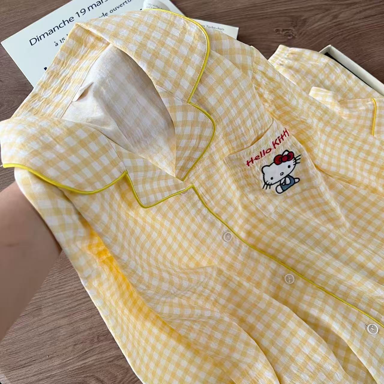 Comercio exterior transfronterizo taiwan chat en vivo primavera y otoño dulce dibujos animados nubes de algodón pantalones de manga larga pijamas en stock