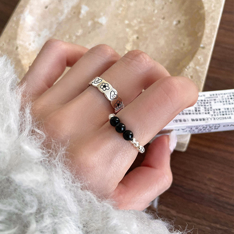 Black beaded bracelet